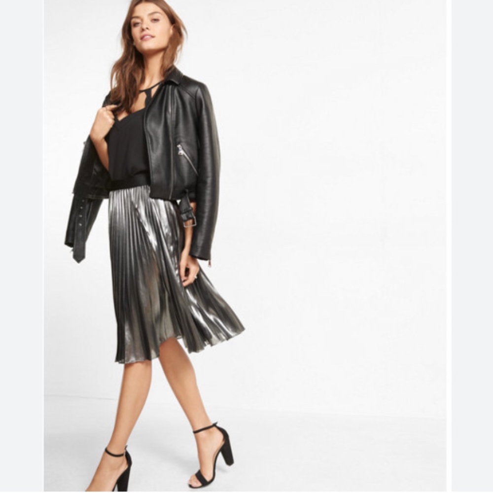 Express Metallic Pleated Midi Skirt in Size XS